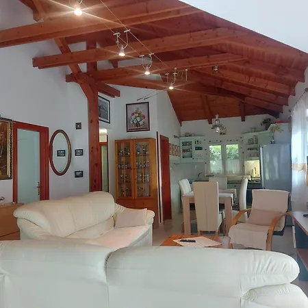 Balaton Apartamento *